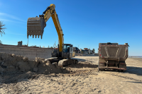 Retrio de escombros en Playa Carrasco