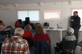 Taller de asentamientos y barrios populares con la comisión de asentamientos del CCZ 14