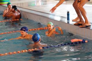 Natación para niñas y niños en Plaza de Deportes Nº11 Natación para niñas y niños en Plaza de Deportes Nº11
