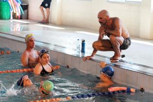 Natación para niñas y niños en Plaza de Deportes Nº11 Natación para niñas y niños en Plaza de Deportes Nº11