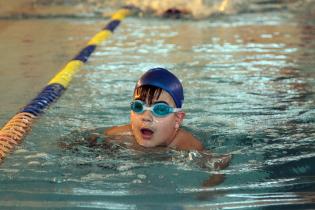 Natación para niñas y niños en Plaza de Deportes Nº11 Natación para niñas y niños en Plaza de Deportes Nº11