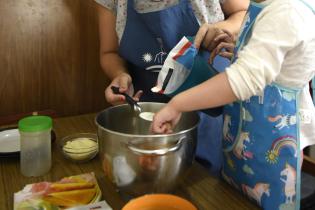 Cocina con niñas y niños