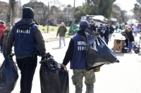 Operativo de incautación de mercadería en feria