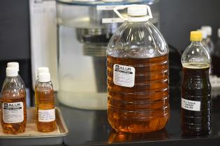 Proceso de reciclaje de aceite doméstico Proceso de reciclaje de aceite doméstico