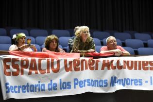 Lectura de proclama por el Día Internacional de las Personas Mayores