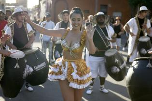 Desfile de Cuerdas de Tambores de la Movida Joven