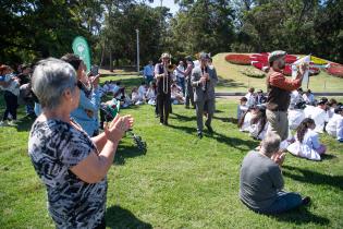 Inauguración del reloj de flores del parque Rivera