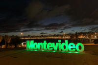 Letras de Montevideo intervenidas