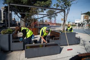  Trabajos de mantenimiento en Plaza de Deportes Nº1 en el marco del Programa ABC Oportunidad Trabajo