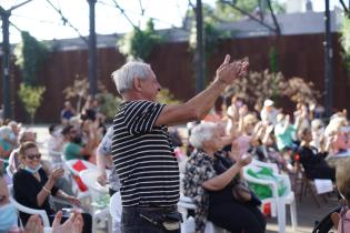 Cierre de actividades de la Secretaría de las Personas Mayores en plaza Las Pioneras 