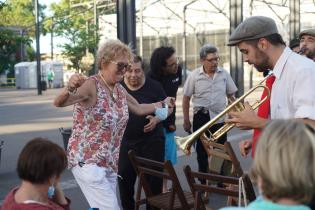 Cierre de actividades de la Secretaría de las Personas Mayores en plaza Las Pioneras 