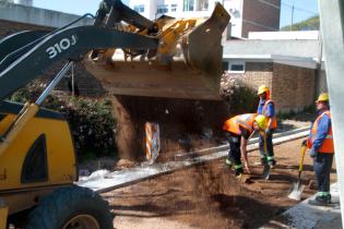 Obras viales en la calle Héctor Gerona  y Rambla Euskal Erría