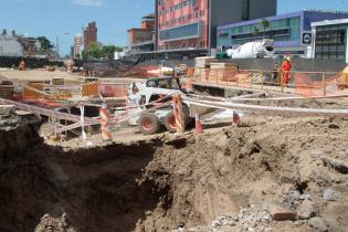 Obras por tanque de amortiguación en Luis Alberto de Herrera