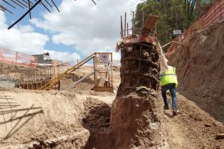 Obras por tanque de amortiguación en Luis Alberto de Herrera