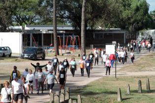 Cardiocaminata de personas mayores en Parque Rivera Cardiocaminata de personas mayores en Parque Rivera