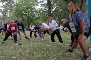 Cardiocaminata de personas mayores en Parque Rivera Cardiocaminata de personas mayores en Parque Rivera