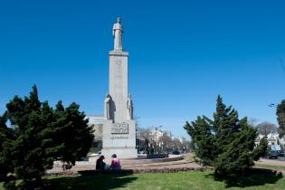 Monumento Presbítero Dámaso Antonio Larrañaga Monumento Presbítero Dámaso Antonio Larrañaga