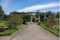 Rosaleda Juana de Ibarbourou en el Prado