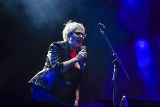 Laura Canoura en el festival «Acá Estamos» en el marco del Mes de las Mujeres Laura Canoura en el festival «Acá Estamos» en el marco del Mes de las Mujeres