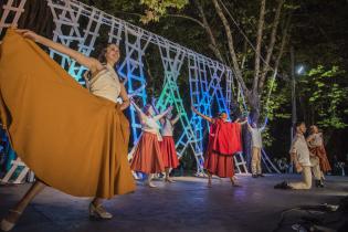 Danzas folclóricas en Semana Criolla de Montevideo