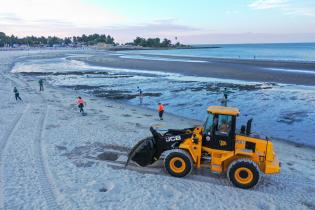 Limpieza de playas por celebración Iemanjá