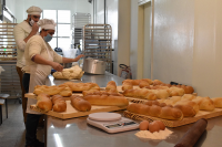 Emprendimiento de panadería solidaria en el PTI