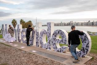 Intervención en letras de Montevideo en el marco del mes de la Memoria Intervención en letras de Montevideo en el marco del mes de la Memoria