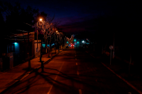 Luminarias de mercurio y sodio en la calle Santa Lucía
