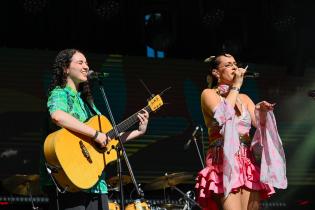 Camila Sapin en los festejos por los 300 años de Montevideo 