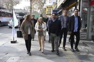 Presentación de nuevas veredas de Av. 8 de Octubre Presentación de nuevas veredas de Av. 8 de Octubre