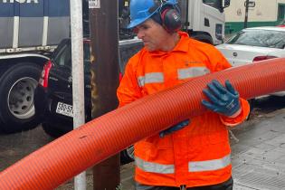Trabajos de limpieza y saneamiento en la calle Av Gral Rondeau esquina Gral. Manuel Freire Trabajos de limpieza y saneamiento en la calle Av Gral Rondeau esquina Gral. Manuel Freire