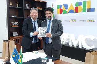 Firma de acuerdo de cooperación con Brasil 