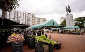 Inauguración de Feria Modelo en la plaza Soldados Orientales de San Martín
