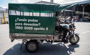 Entrega de motocarros y adopción de caballos