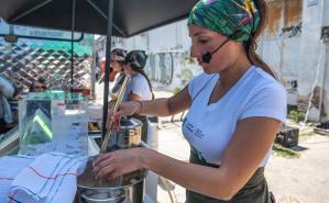 Taller de Cocina Uruguay en la feria de la calle Emilio Romero y Avda. Agraciada