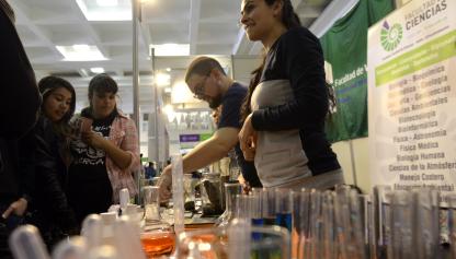 Feria Expo Educa 2015 en atrio Intendencia de Montevideo.