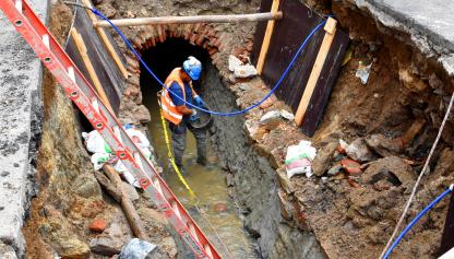 Obras de Saneamiento en Barrios Amorin y La Paz