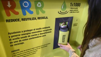 Proceso de reciclaje de aceite doméstico