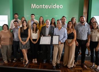 Entrega de Certificado de Calidad a la Unidad de Compromisos de 