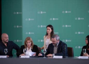  Intendente Mario Bergara, firma convenio con la Asociación de 