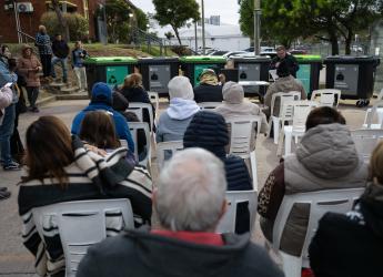 Entrega de contenedores intraprediales en el municipio D