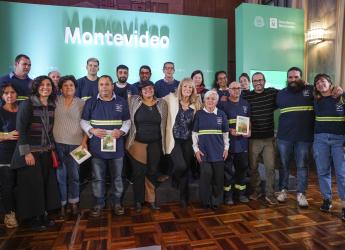 Acto de entrega de llaves a la cooperativa de viviendas HAMABI