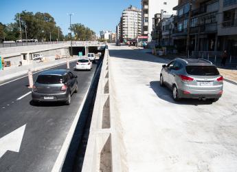 Habilitación lateral al túnel de Avenida Italia senda hacia el centro
