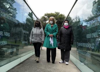 Intendenta Carolina Cosse visita el memorial de los Detenidos Desaparecidos