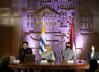 Conferencia de prensa sobre permisos de construcción en Montevideo