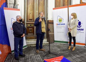 Colocación de placa de la Memoria FUCVAM