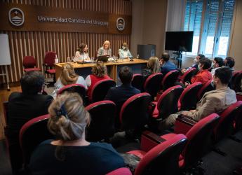 Intendenta de Montevideo participa de panel "Desperdicios de alimentos en Uruguay" en la Universidad Católica del Uruguay