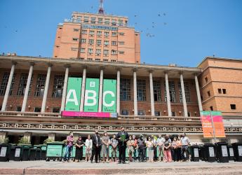 Lanzamiento del programa “Reciclando Barrio a Barrio” en la explanada de la Intendencia de Montevideo