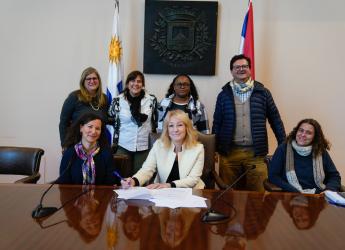 Firma de convenio entre la Intendencia de Montevideo y la Organización Internacional de las Migraciones