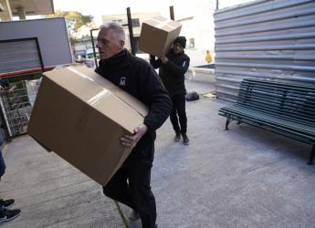 Primera entrega de abrigos de la campaña del abrigo
